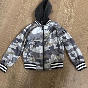 Abercrombie Kids Camo Pattern Dark Green Black Jacket  Size 7/8